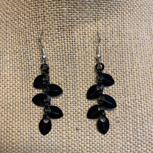 Load image into Gallery viewer, Tiny Scale Vine Earrings