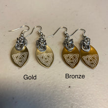 Load image into Gallery viewer, Celtic Scale Earrings