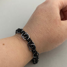 Load image into Gallery viewer, Chainfinity Chainmaille Bracelet