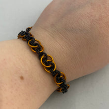 Load image into Gallery viewer, Chainfinity Chainmaille Bracelet