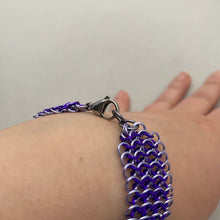 Load image into Gallery viewer, Mini Gwenny (Narrow Guenevere) Chainmaille Bracelet