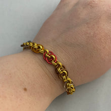 Load image into Gallery viewer, Chainfinity Chainmaille Bracelet