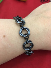 Load image into Gallery viewer, Love Knot Chainmaille Bracelet