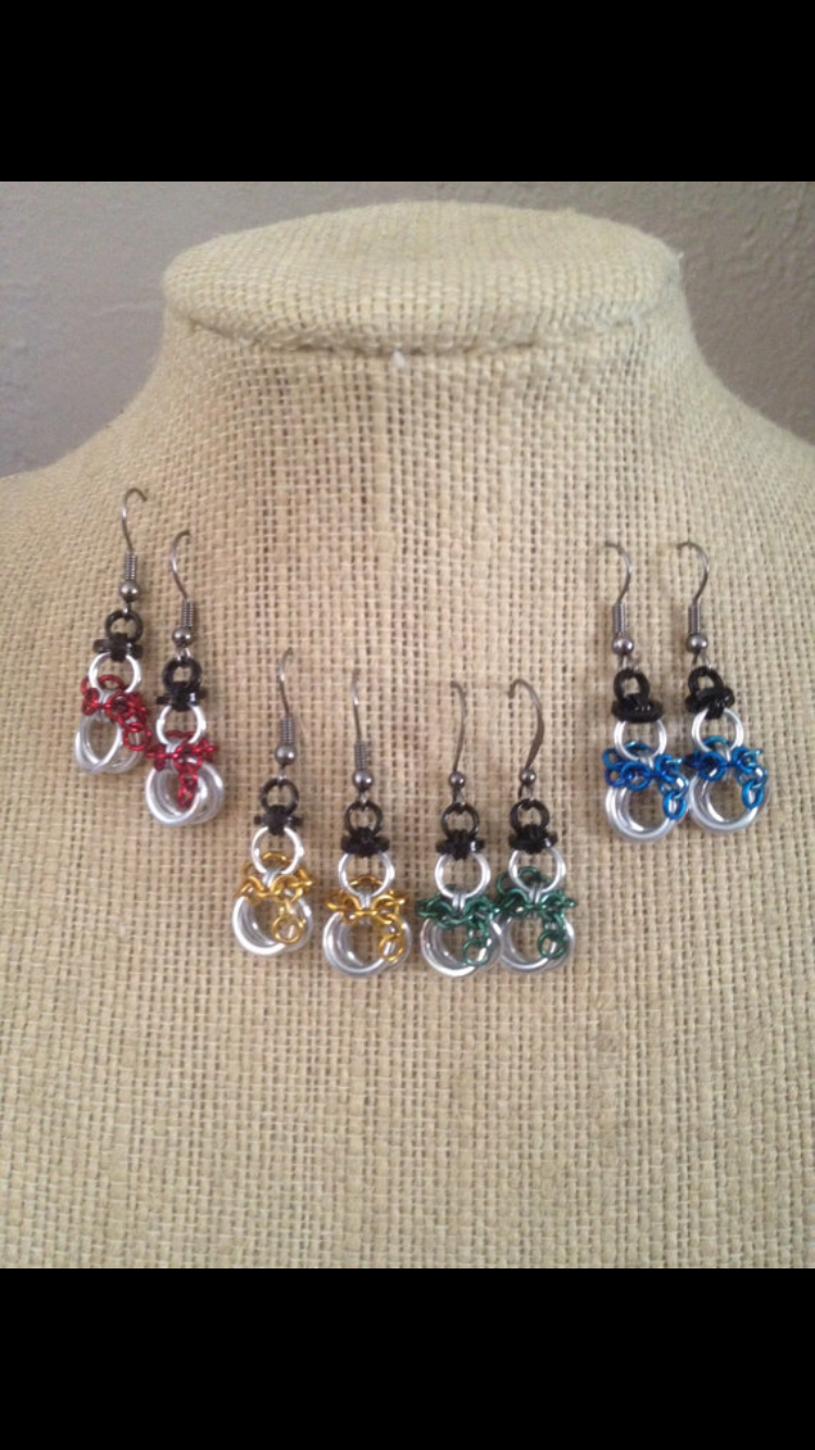 Tiny Snowmen Chainmaille Earrings