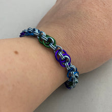 Load image into Gallery viewer, Chainfinity Chainmaille Bracelet
